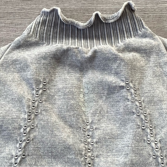 NEW FP Movement Good Karma Hi-Neck Layer Top in Ice Grey Size XS/S - Picture 9 of 16
